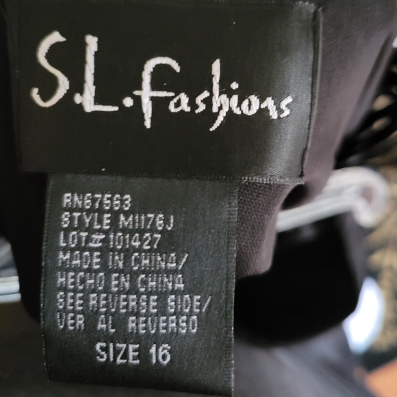 Black Dress - Womens - MACYS - S.L. Fashions Size 16 - Picture 6 of 6